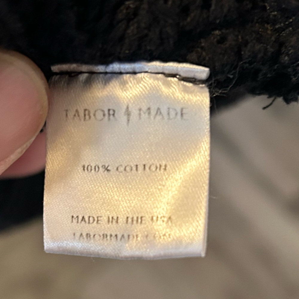 Tabor Made | Men’s Shallow Knit Beanie in Black - Picture 3 of 4